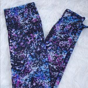 Never worn Fabletics leggings